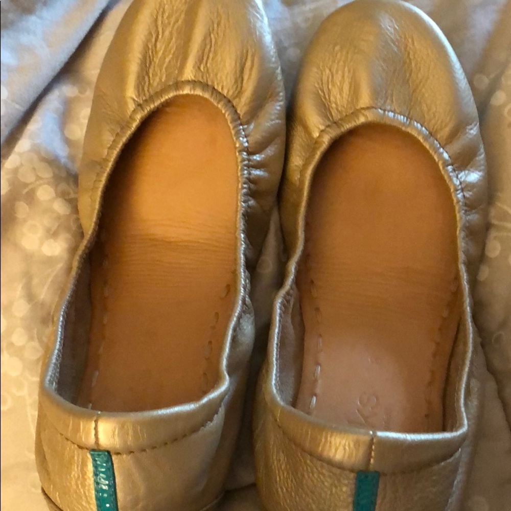 VGUC Size 8 Champagne Tieks.